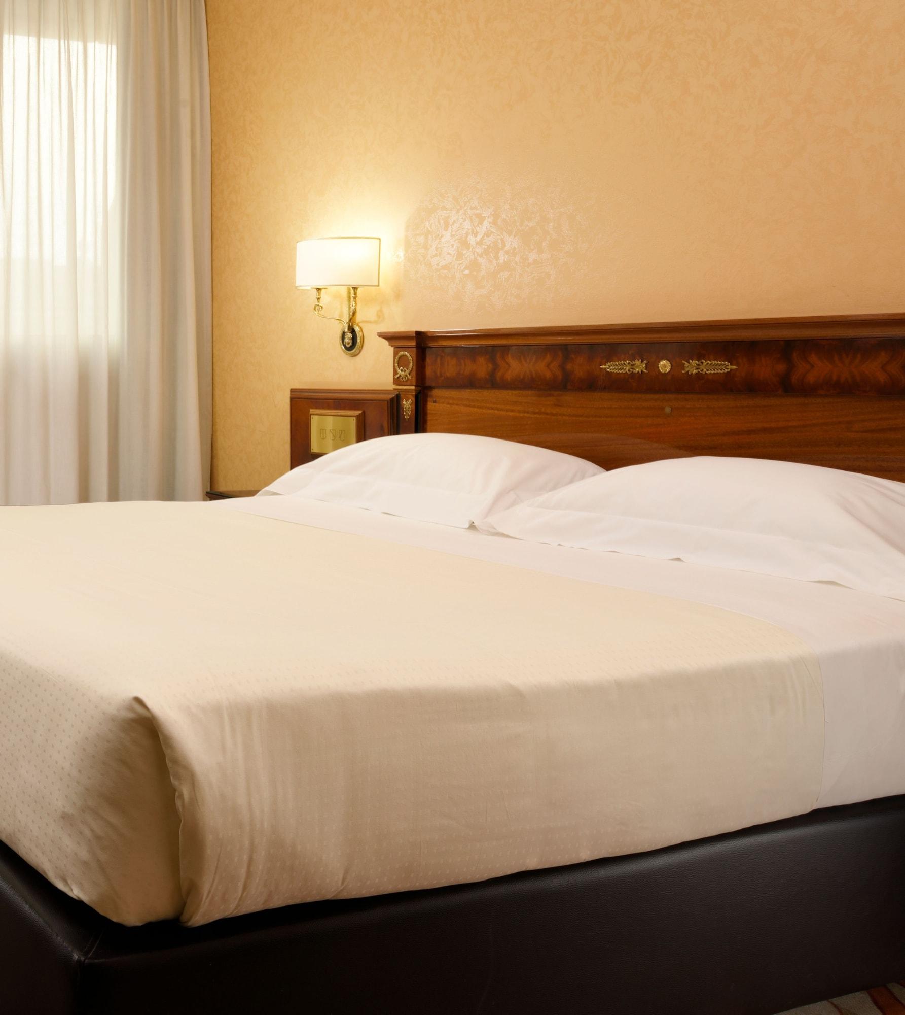 Una Hotels Scandinavia Milano Luaran gambar
