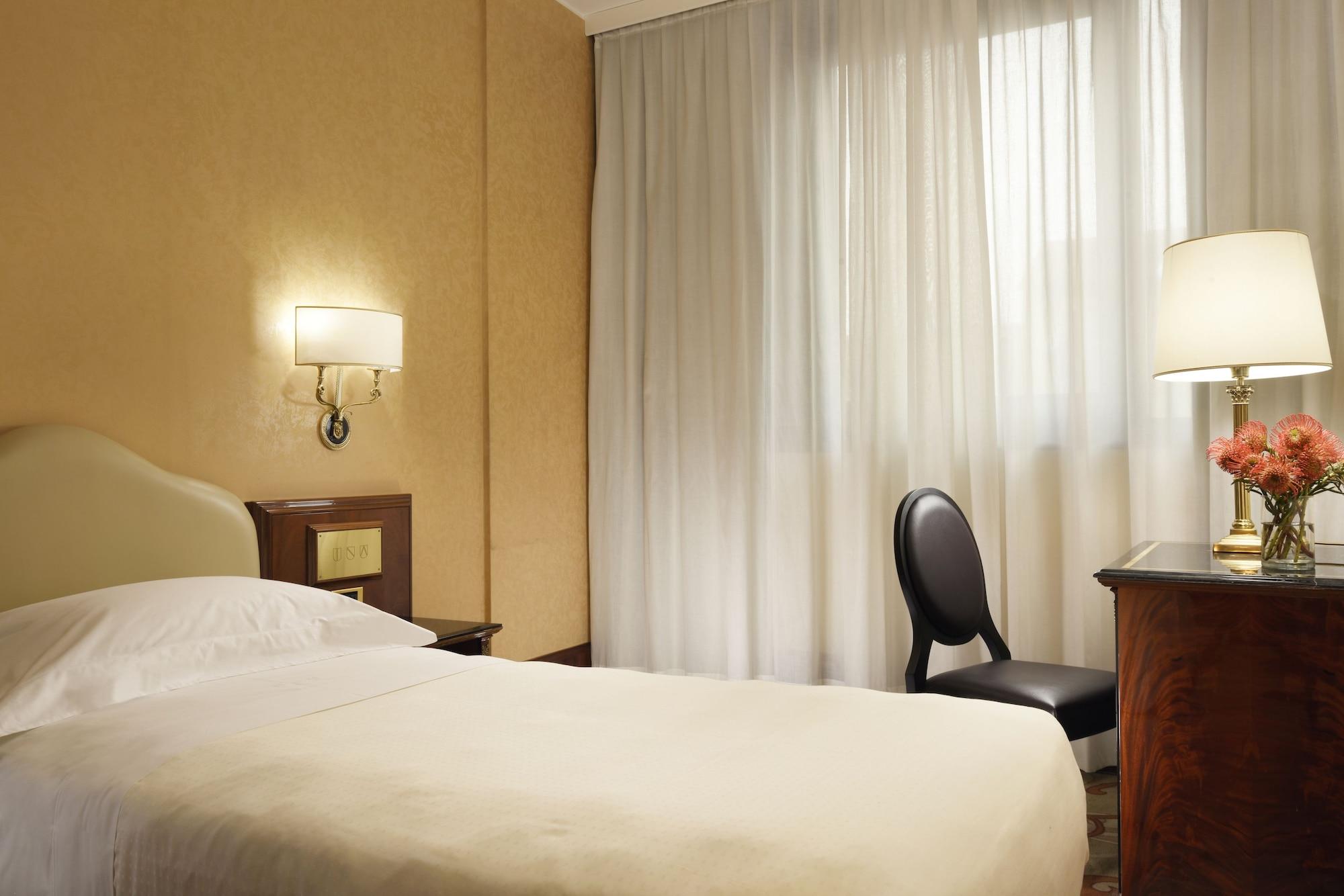 Una Hotels Scandinavia Milano Luaran gambar